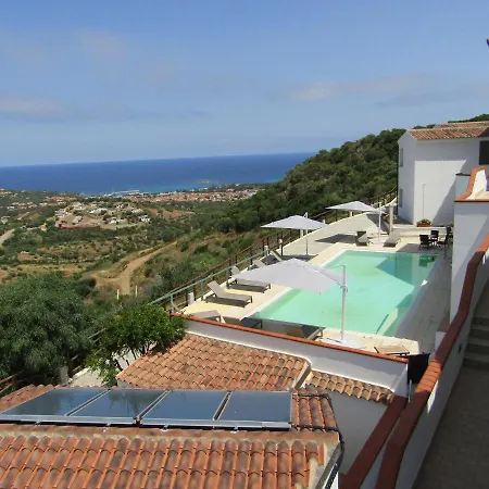 Castello Ξενοδοχείο 3*