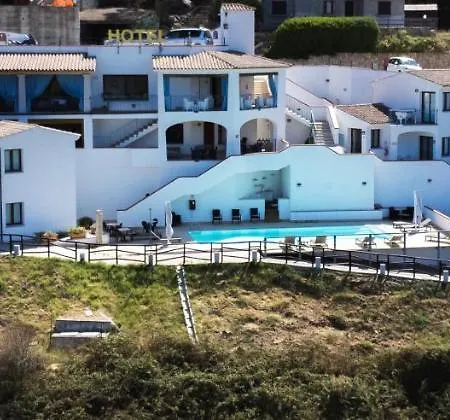 Castello Ξενοδοχείο 3*