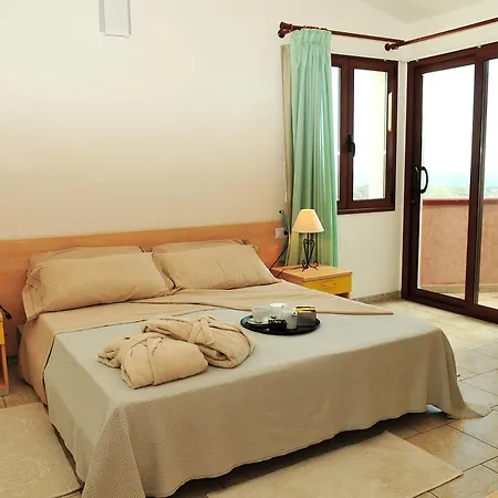 Castello 3* בודוני