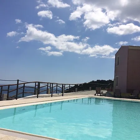 Castello 3* בודוני